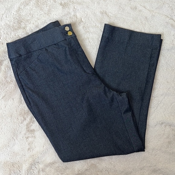 Chico's Chambray Denim Look Cropped Ankle Slacks Pants - Size 0.5 (Small/6) - Picture 3 of 10